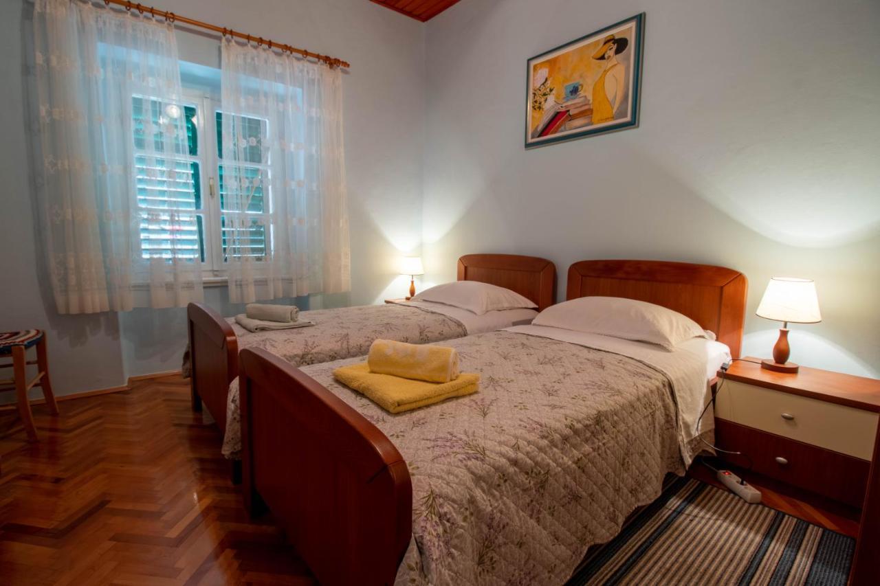 Apartman Ivan Drnis Exterior photo