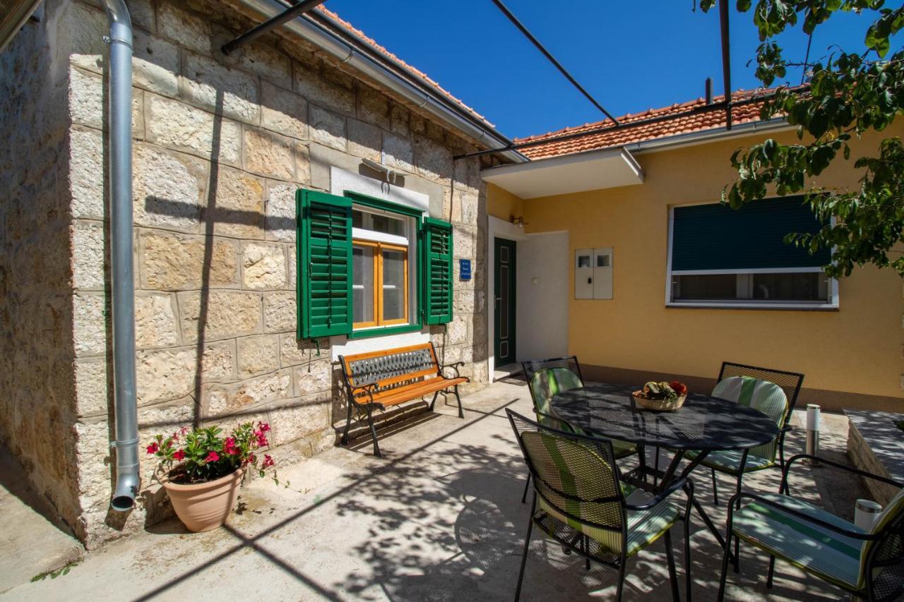 Apartman Ivan Drnis Exterior photo