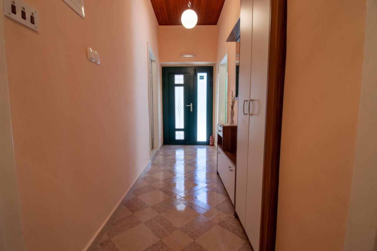 Apartman Ivan Drnis Exterior photo